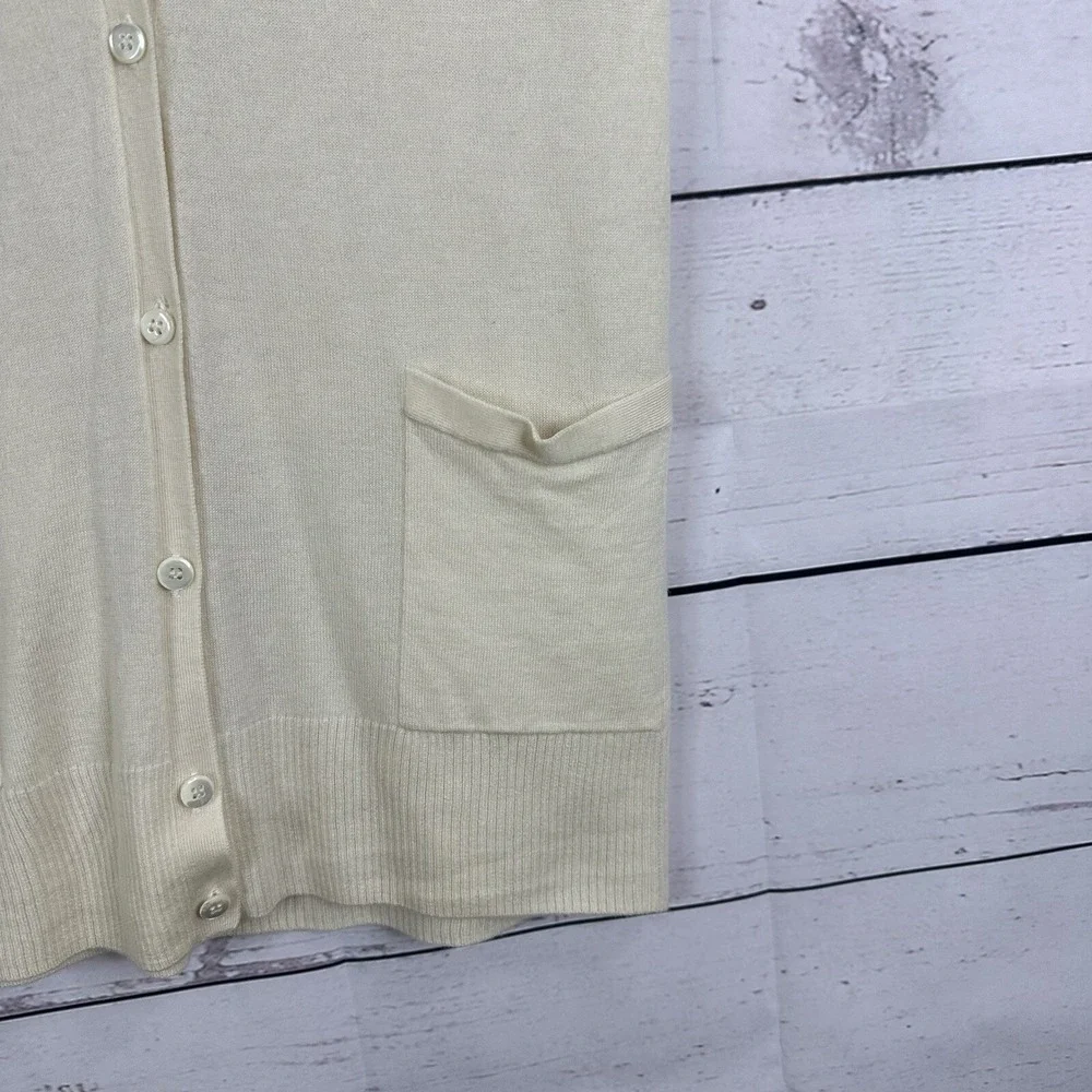 J Crew Sweater Womens Medium Cream Cashmere Button Preppy Pockets‎ Minimalist